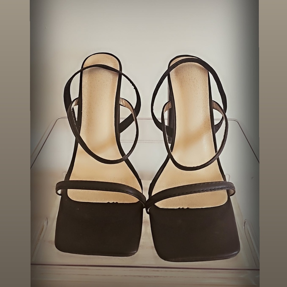 Chic Black Strappy Women's Heels